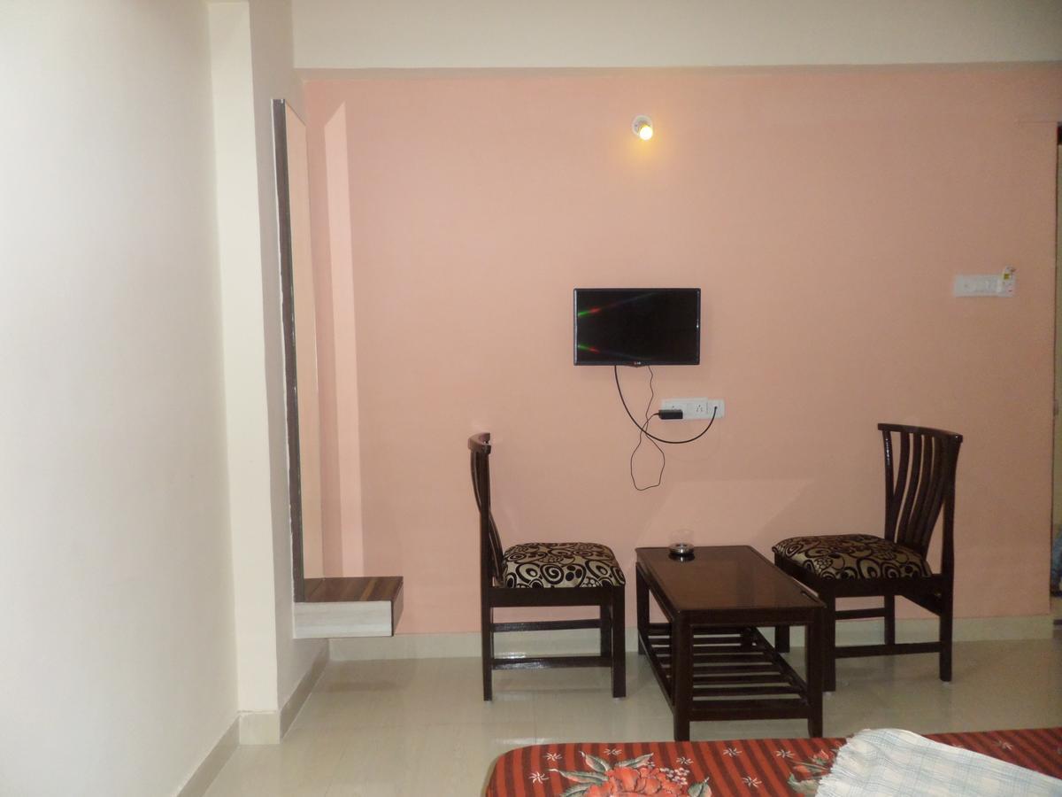 Hotel Riya-Raj Lodging Titwala Esterno foto
