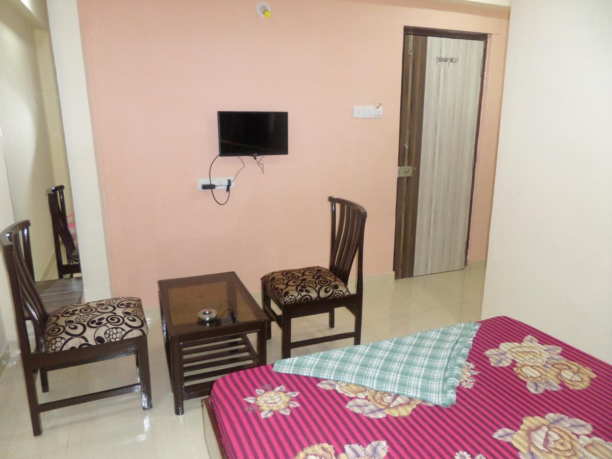 Hotel Riya-Raj Lodging Titwala Esterno foto
