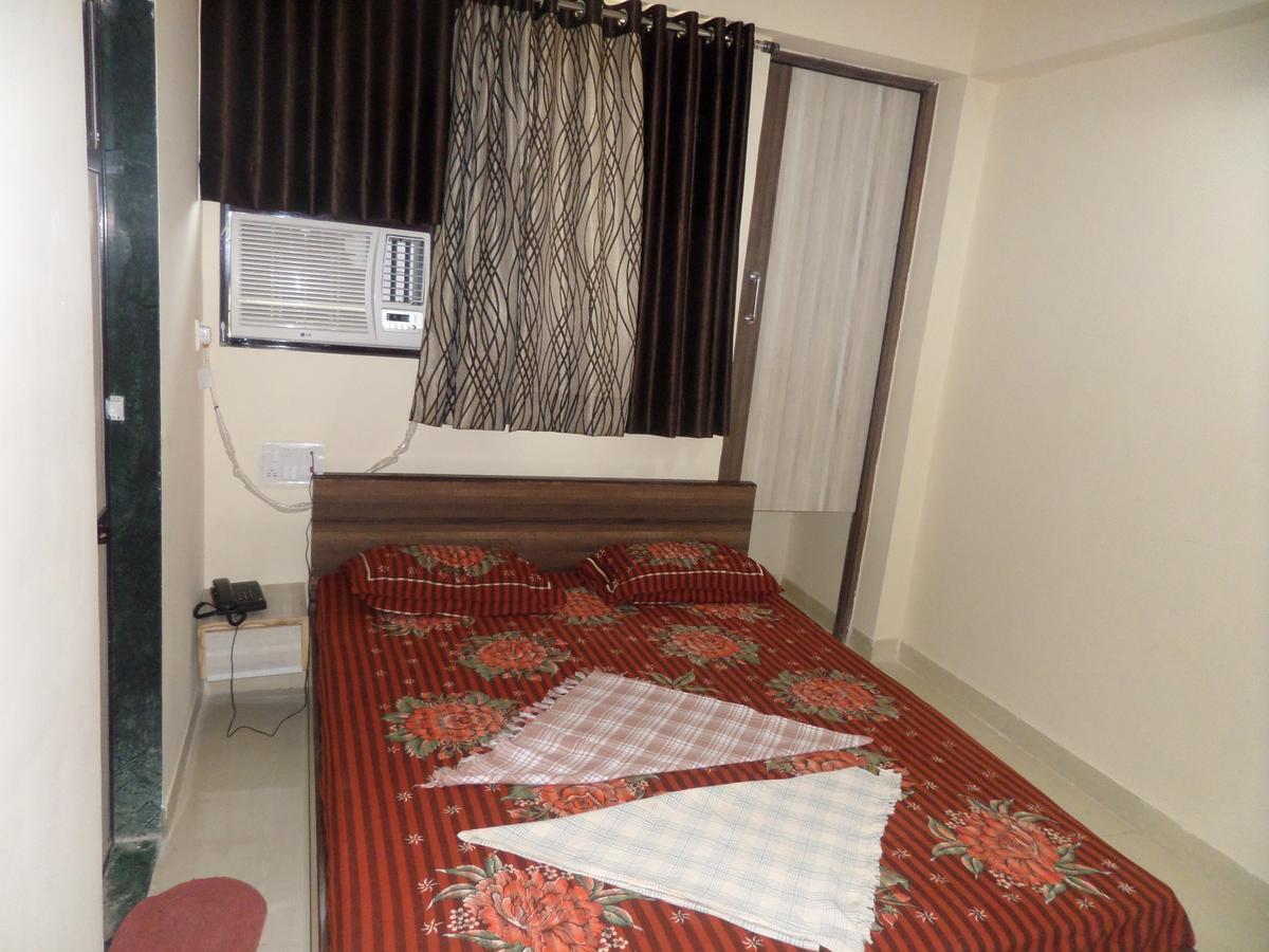 Hotel Riya-Raj Lodging Titwala Camera foto